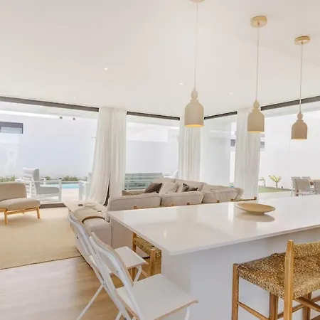 Villa Atlantic Paradise With Heated Pool & Outdoor Kitchen With Bbq *