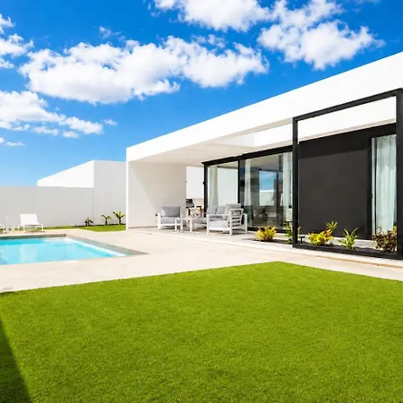 Vila Atlantic Paradise With Heated Pool & Outdoor Kitchen With Bbq